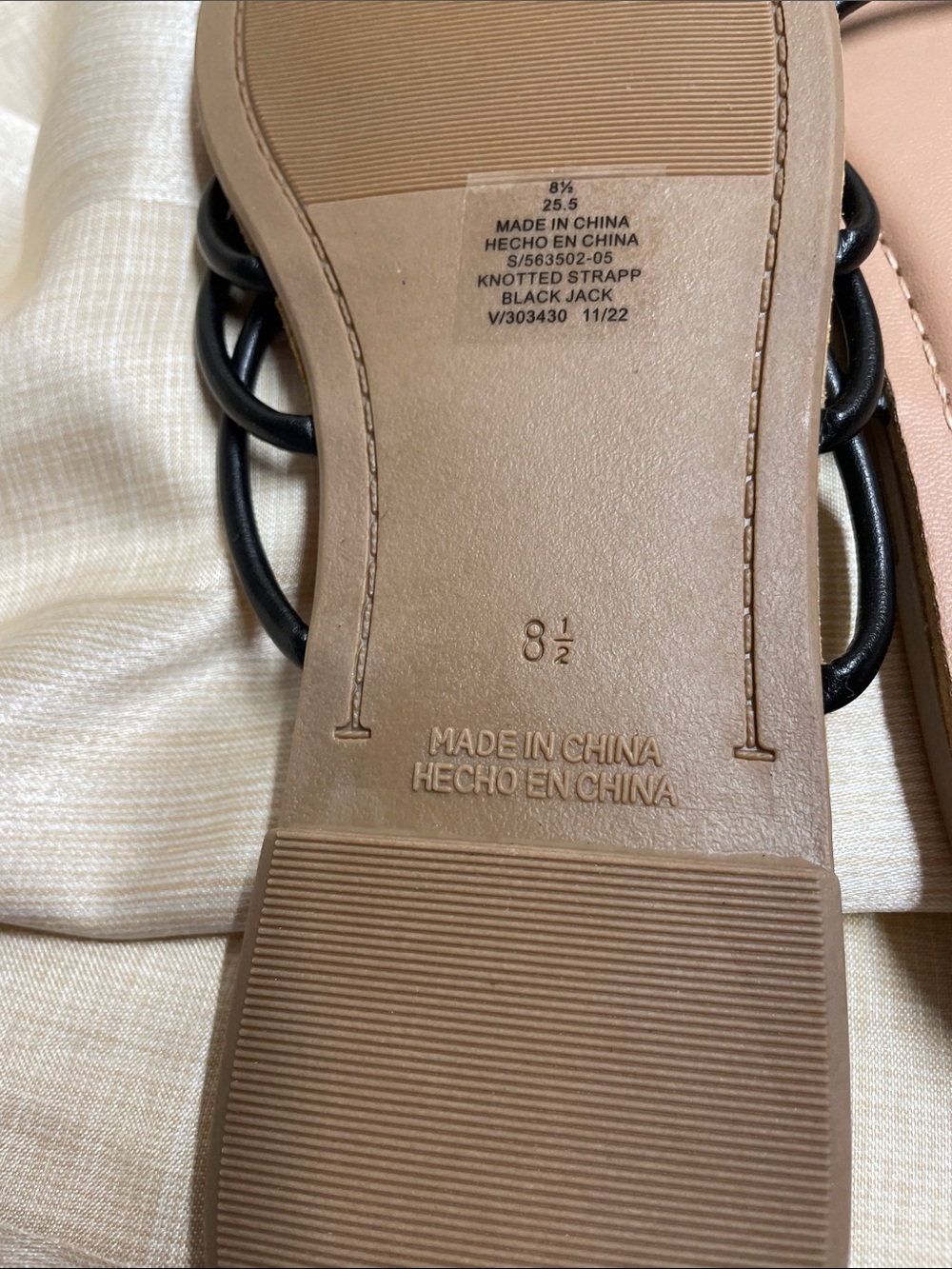 Old Navy Black Strappy Sandals with Tan Footbed - Women's Size 8.5 NWT - Picture 3 of 6
